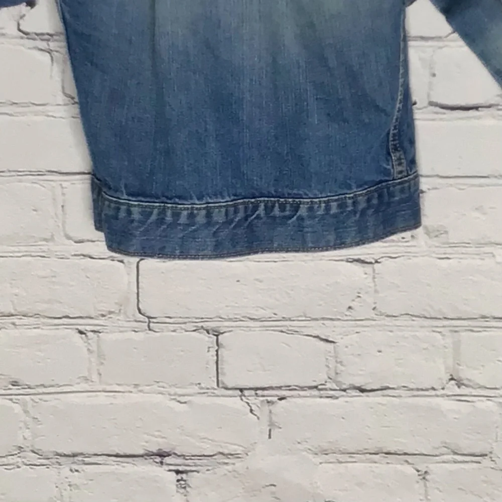 OshKosh B’gosh Light Rinse Cotton Button Front Denim Jacket 6